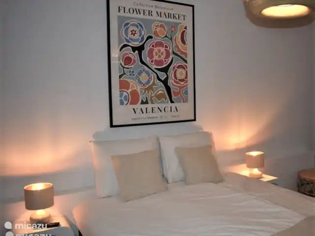 Villa Ayala avec piscine privée | Espagne, Costa Blanca, Moraira - villa Cette chambre climatisée dispose d'un lit double 160 x 200, d'un canapé lit et d'une salle de bain privative.