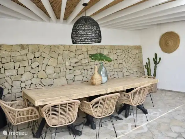 Villa Ayala avec piscine privée | Espagne, Costa Blanca, Moraira - villa Belle terrasse semi-couverte avec table à manger spacieuse et barbecue à gaz