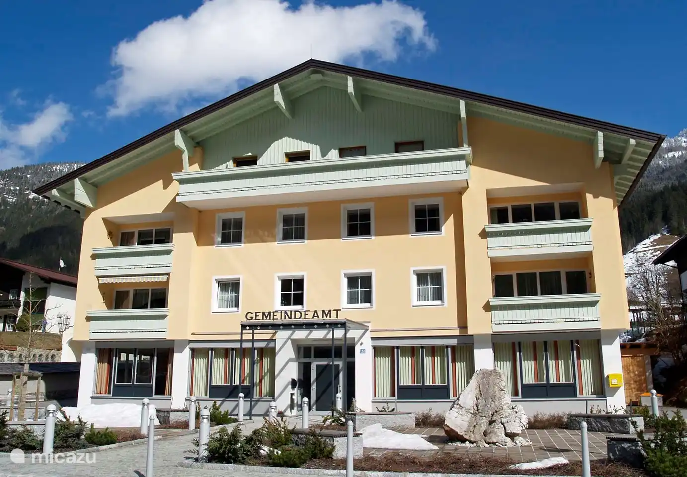 Appartement Lückman op de eerste verdieping, boven het Gemeentehuis. 