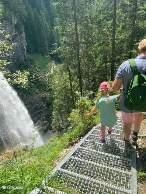 Wandelen naar de Johanneswaterval in Untertauern