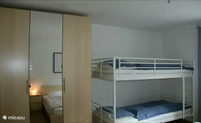 Stapelbed in masterbedroom