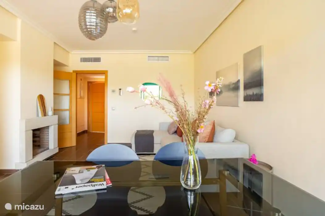 L'appartement dispose d'une connexion Wi-Fi très rapide pour que vous puissiez travailler à distance ou regarder la télévision sur la smart TV.  