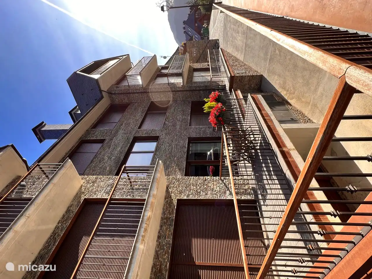 Duplex appartement in Bagergue met terras op het zuiden gericht! zowel in het voorjaar zomer, herfst en winter heerlijk vertoeven!
