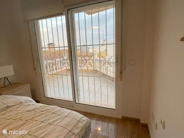 Casa Antonio- Villa - Airco - Wifi!! huren in Spanje, Costa Blanca, San Miguel de Salinas - villa verdieping -1, slaapkamer nummer 1 en het terras daarbij