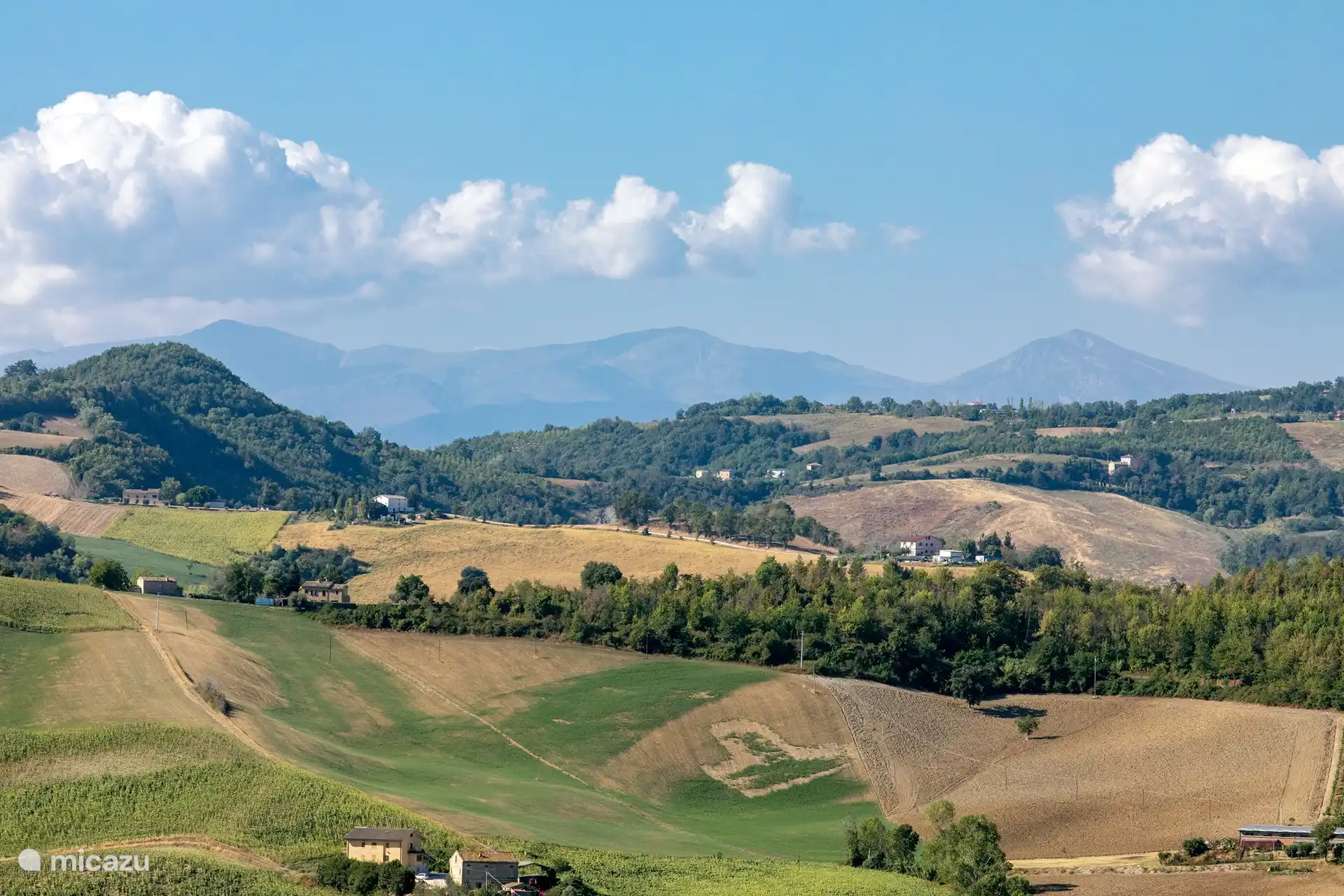 Auf diesen Fotos sehen Sie die Hügel der Marken, mit ihren Farben wie ein Regenbogen. Sie sind eine totale Entspannung für Ihre Augen und Ihren Geist