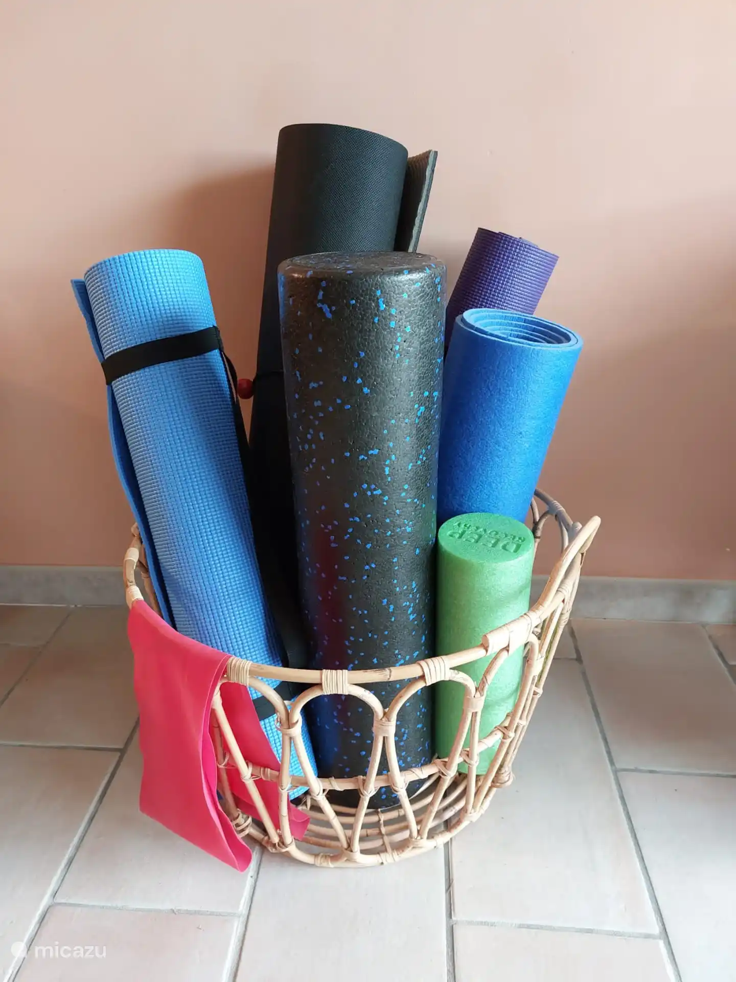 Für Mädchen und Damen, morgens. Yoga oder Übungen (WLAN funktioniert unten)