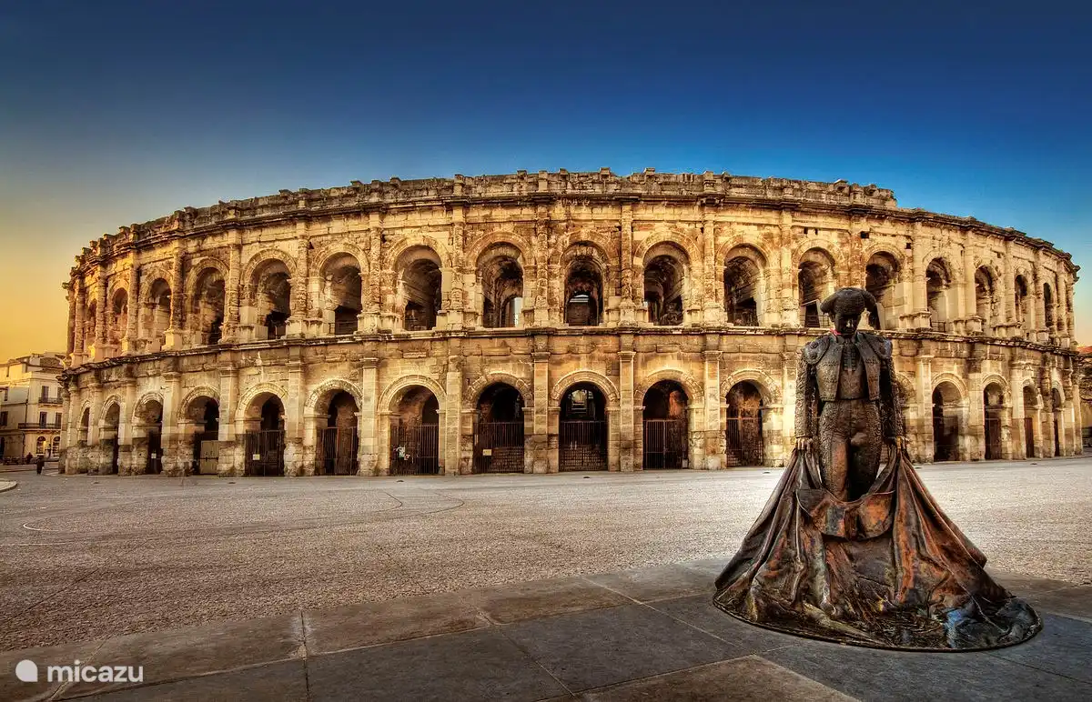 Arenen von Nîmes (45 Minuten Fahrt), 2000 Jahre Geschichte.