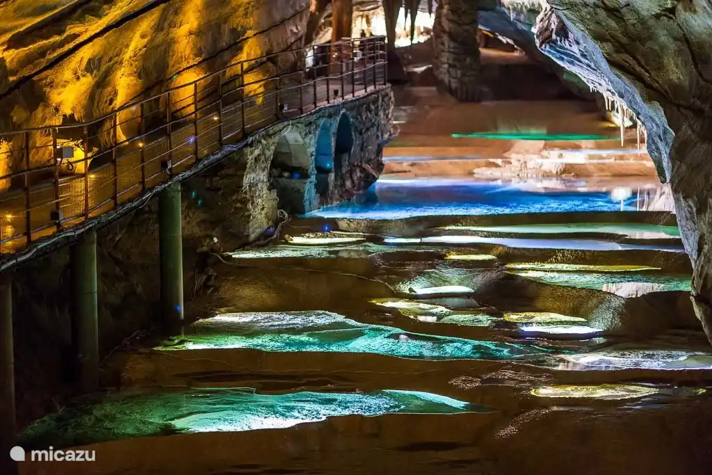 Grotte de la Caucaliere (10 Autominuten), eine der schönsten Höhlen Europas. 