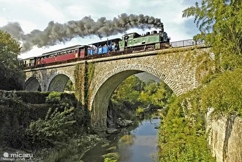 Zug von „Anduze“ (40 Minuten Fahrt), ein Tagesausflug in die wilden Cevennen. 