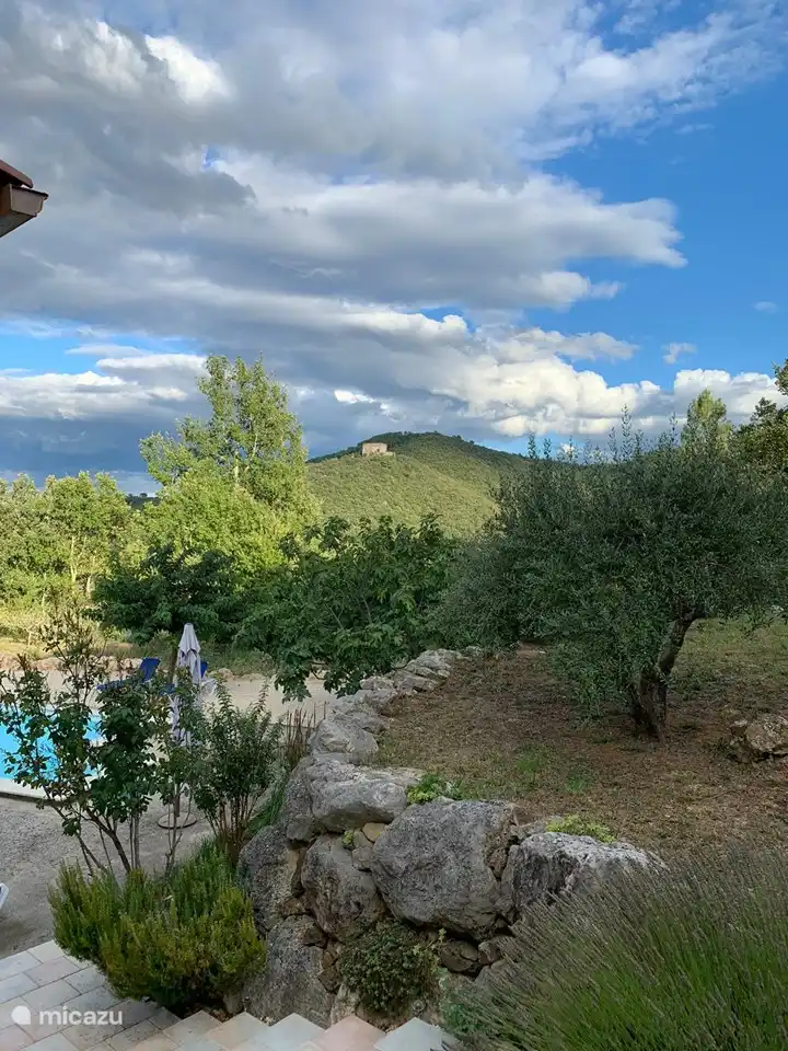 Jeden Tag ein Schloss und ein Himmel im Einklang