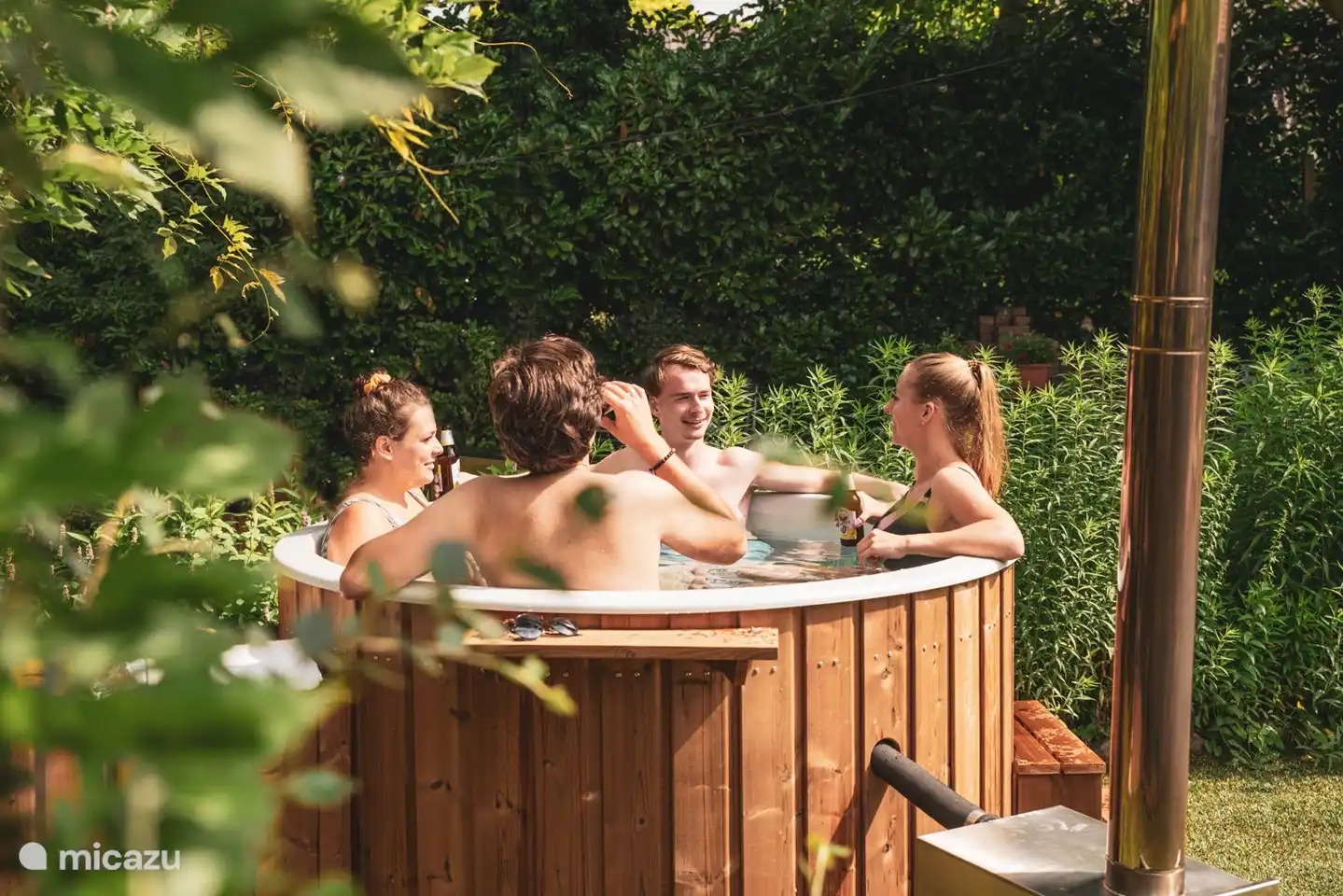 Wollen Sie sich wirklich entspannen? Dann mieten Sie einen Whirlpool und entspannen Sie sich vollkommen. Wir bringen und platzieren den Whirlpool im Garten Ihres Hauses.