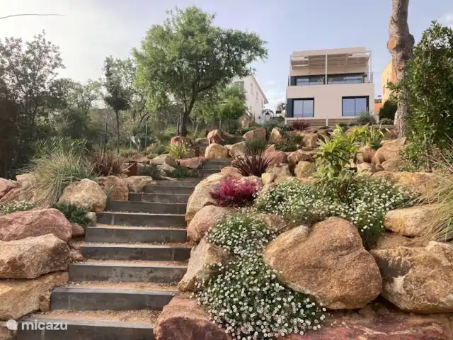Appartement Casa la Vinya Mar | Espagne, Costa Brava, Sant Feliu de Guíxols - appartement Le magnifique jardin nouvellement aménagé qui devient chaque jour plus beau...