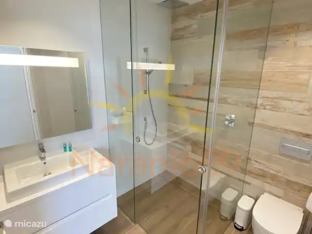 Naranjo59 - Lujoso Ático en España, Costa Blanca, Orihuela - apartamento Baño en suite, perteneciente al dormitorio principal