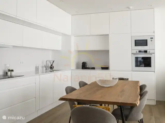 Naranjo59 - Lujoso Ático en España, Costa Blanca, Orihuela - apartamento Cocina con heladera, freezer, microondas, horno de convección, Nespresso, tostadora, tetera