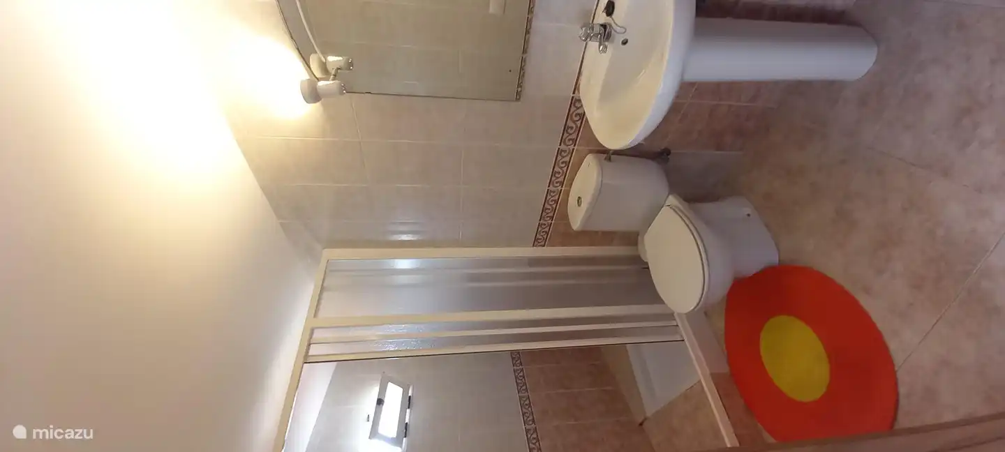 Badezimmer 2 mit Dusche und WC