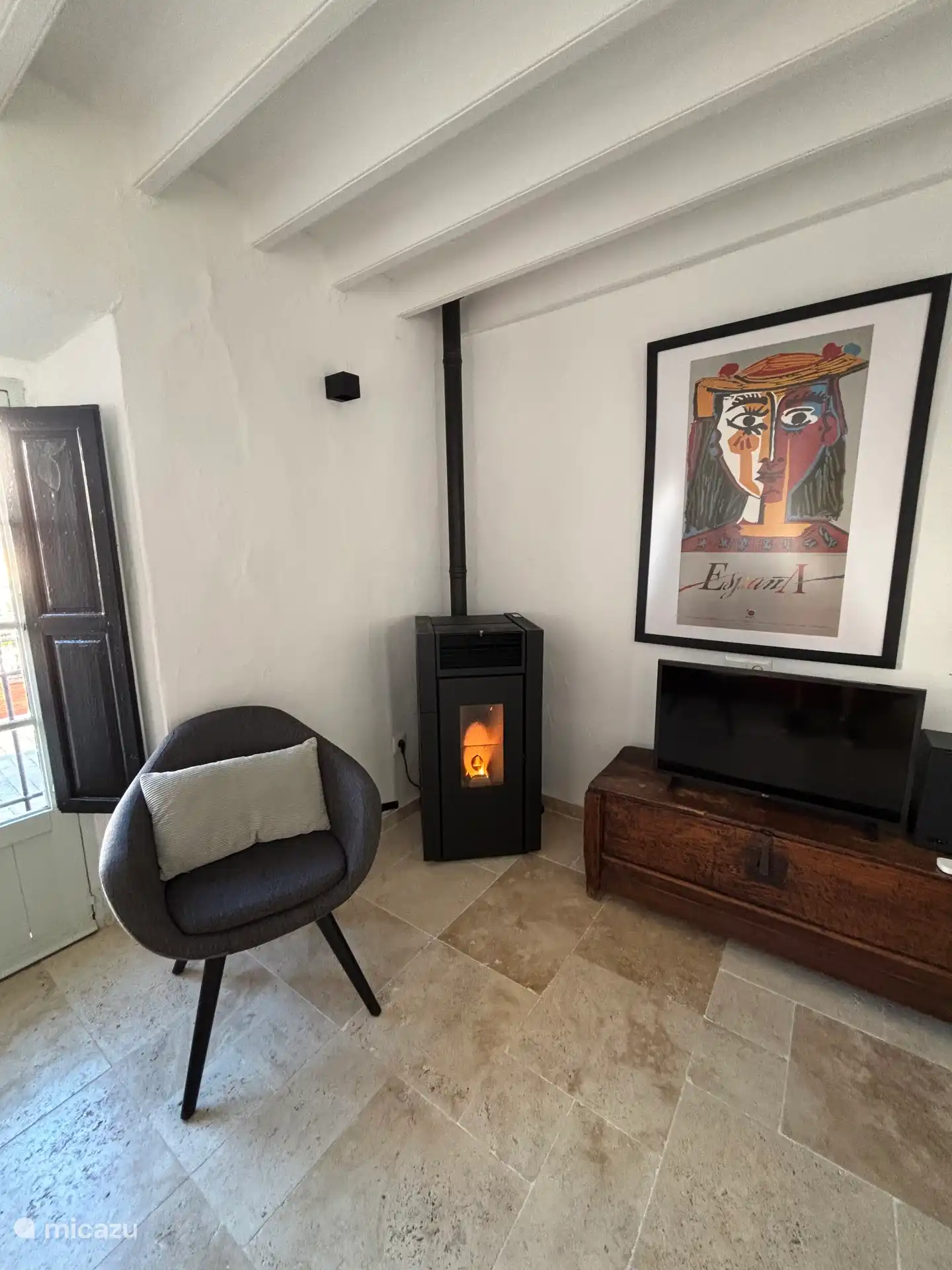 Gemütlicher Pelletofen für die kühleren Wintermonate. 