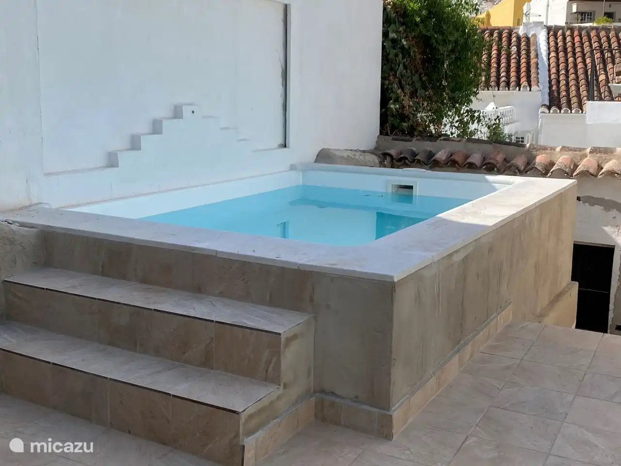 Mini-Schwimmbecken, fast betriebsbereit!