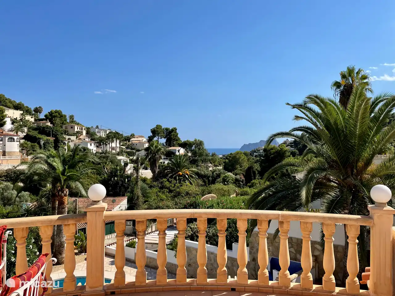 Blick von der Terrasse im Schlafzimmer