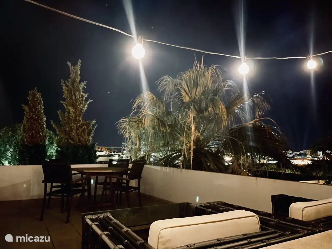 Terras met verlichting