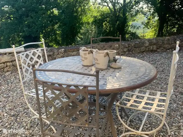 Domaine Larroque huren in Frankrijk, Lot-et-Garonne, Lacepede - vakantiehuis Eén van de vele terrasjes