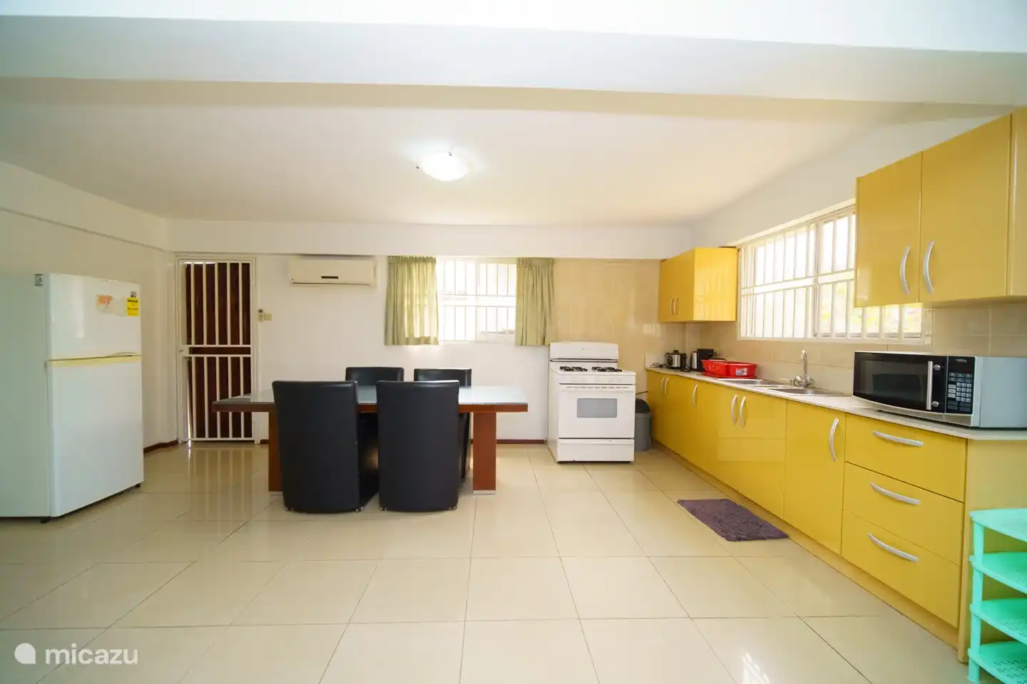 Living room / Kitchen