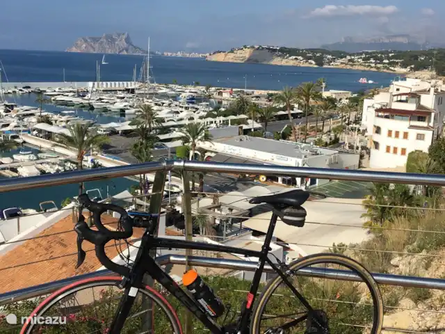 Pokasa huren in Spanje, Costa Blanca, Benissa - appartement Fietsen langs de kust met toch nog veel korte klimmetjes bekend als tijdrijd parcours in de Vuelta.
Pokasa heeft twee wielrenfietsen beschikbaar voor de verhuur.