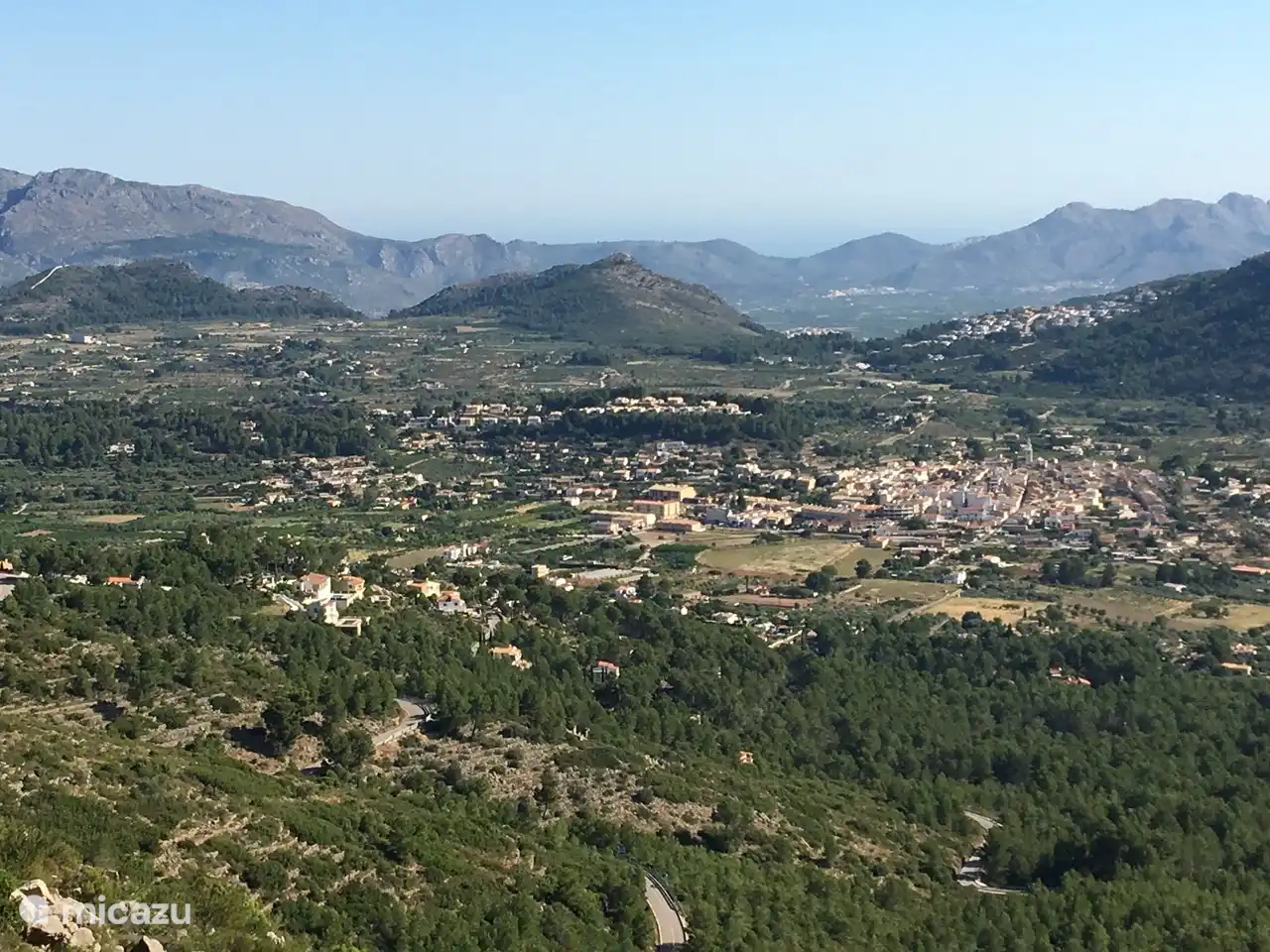 L'arrière-pays magnifique et calme. Belle zone de marche et de vélo.