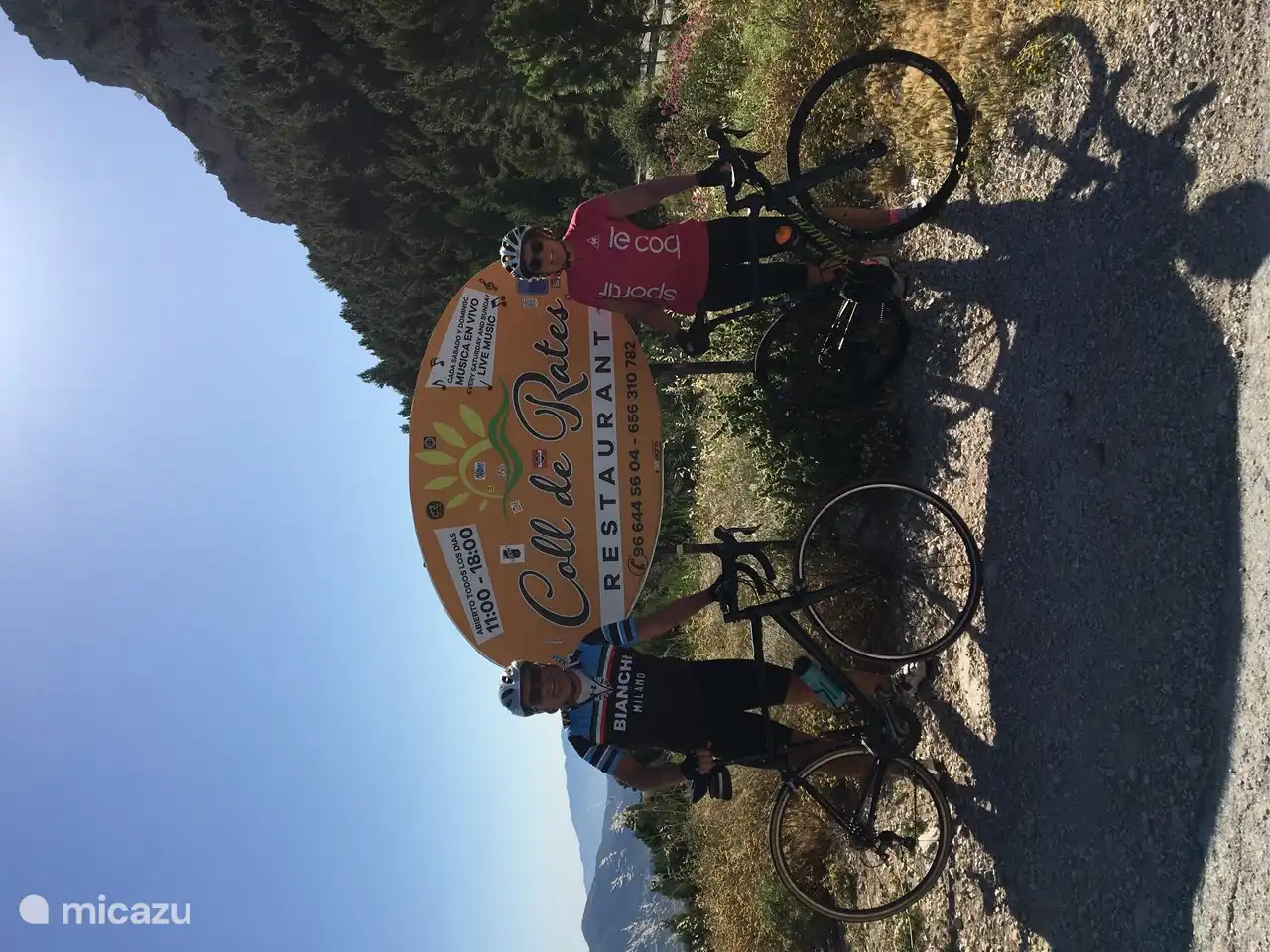 Montée au Col de Rates. Zone d'entraînement connue et appréciée des pros au printemps.