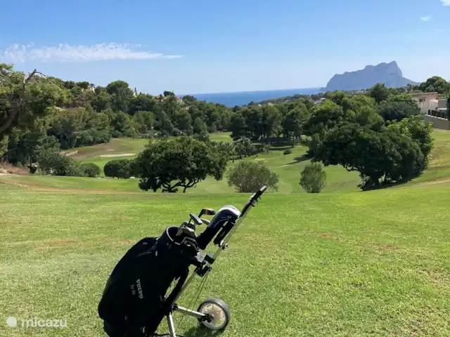Pokasa huren in Spanje, Costa Blanca, Benissa - appartement Verschillende prachtige golfbanen op korte afstand.
Bovenstaande baan op 2km van het appartement. Pokasa heeft twee golfsets gereed staan. Deze kunnen tegen een schappelijke prijs gehuurd worden.