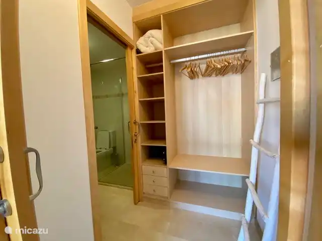 Pokasa huren in Spanje, Costa Blanca, Benissa - appartement Inloopkast master bedroom.