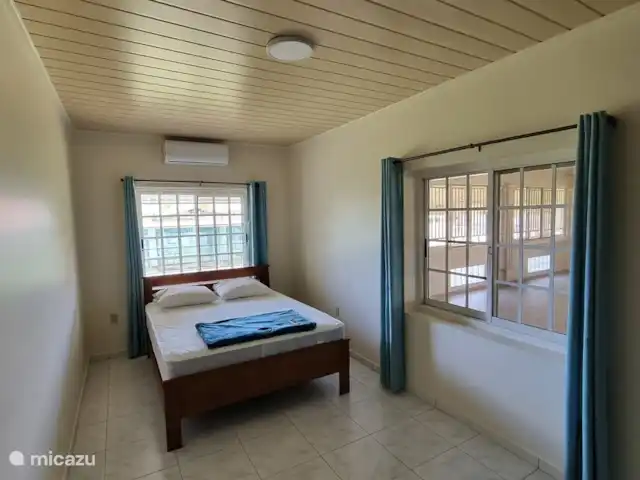 vakantiehuis huren in Suriname, Paramaribo, Paramaribo – De Pelikaan Slaapkamer 1