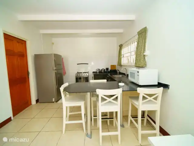appartement huren in Suriname, Paramaribo, Paramaribo – Mon Plaisir Appartementen beneden Keuken