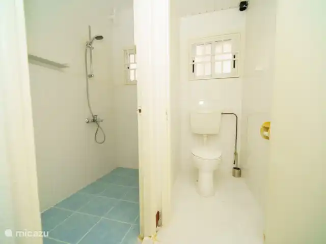 appartement huren in Suriname, Paramaribo, Paramaribo – Mon Plaisir Appartementen beneden Douche en Toilet