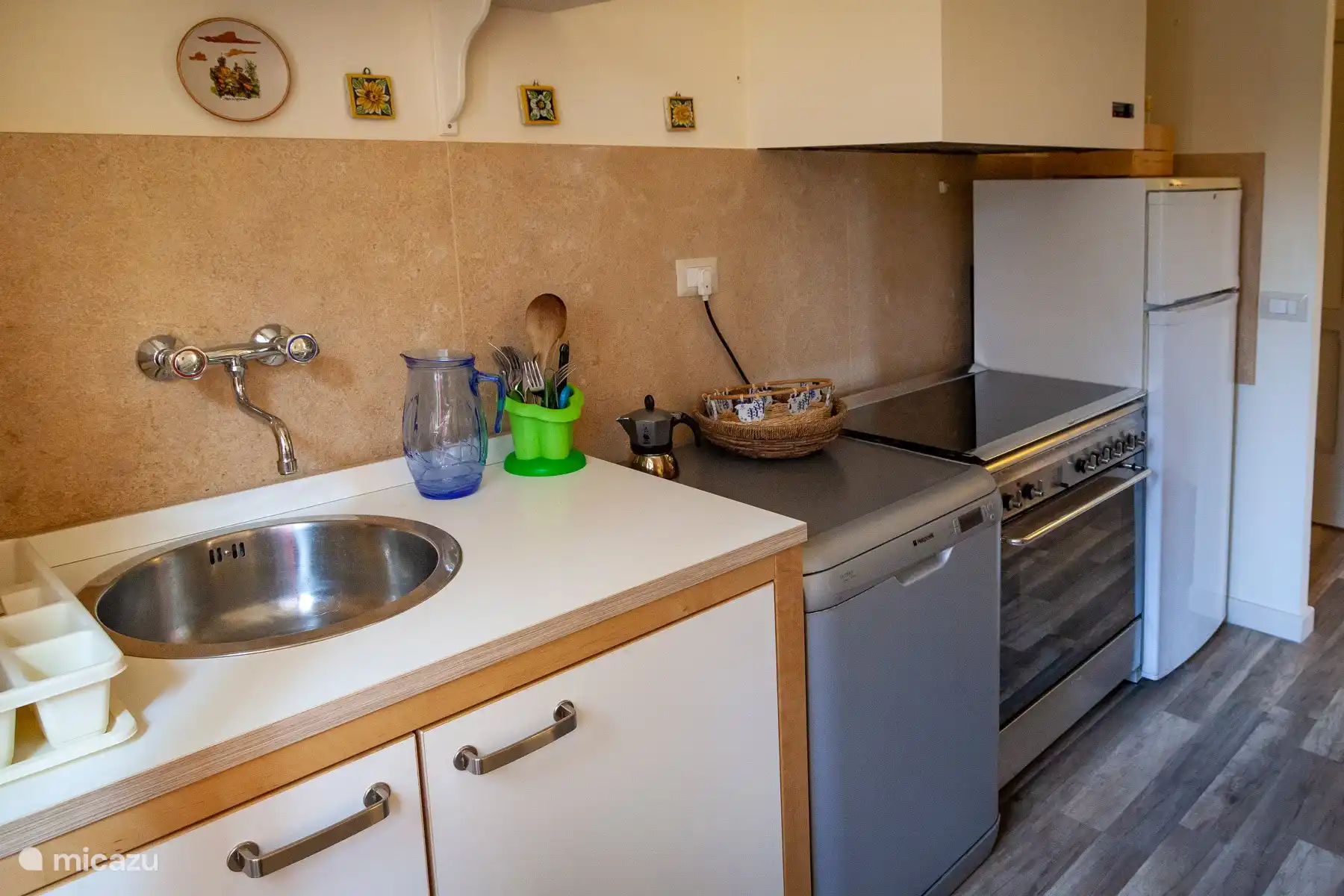 Koelkast, oven/formnuis en vaatwasser