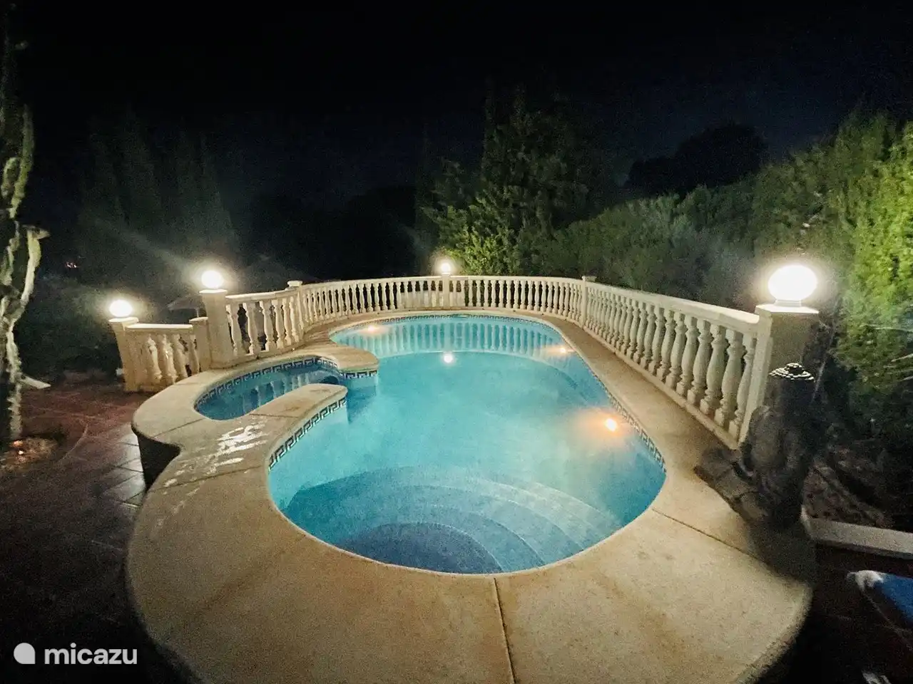 Swimming pool with lighting