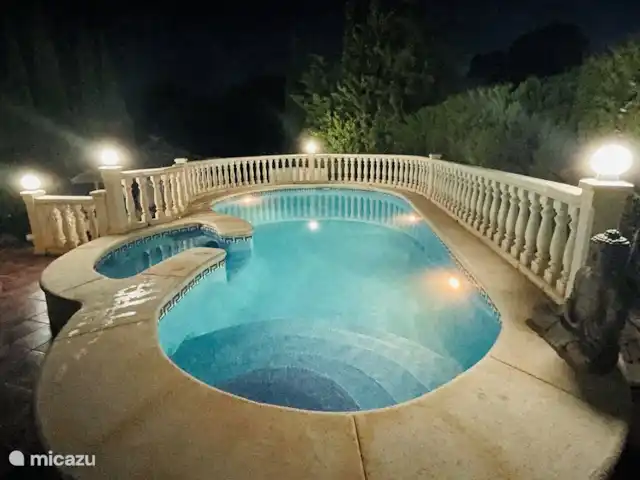 Casa Oliva - Costa Calpe en España, Costa Blanca, Calpe - casa vacacional Piscina con iluminación