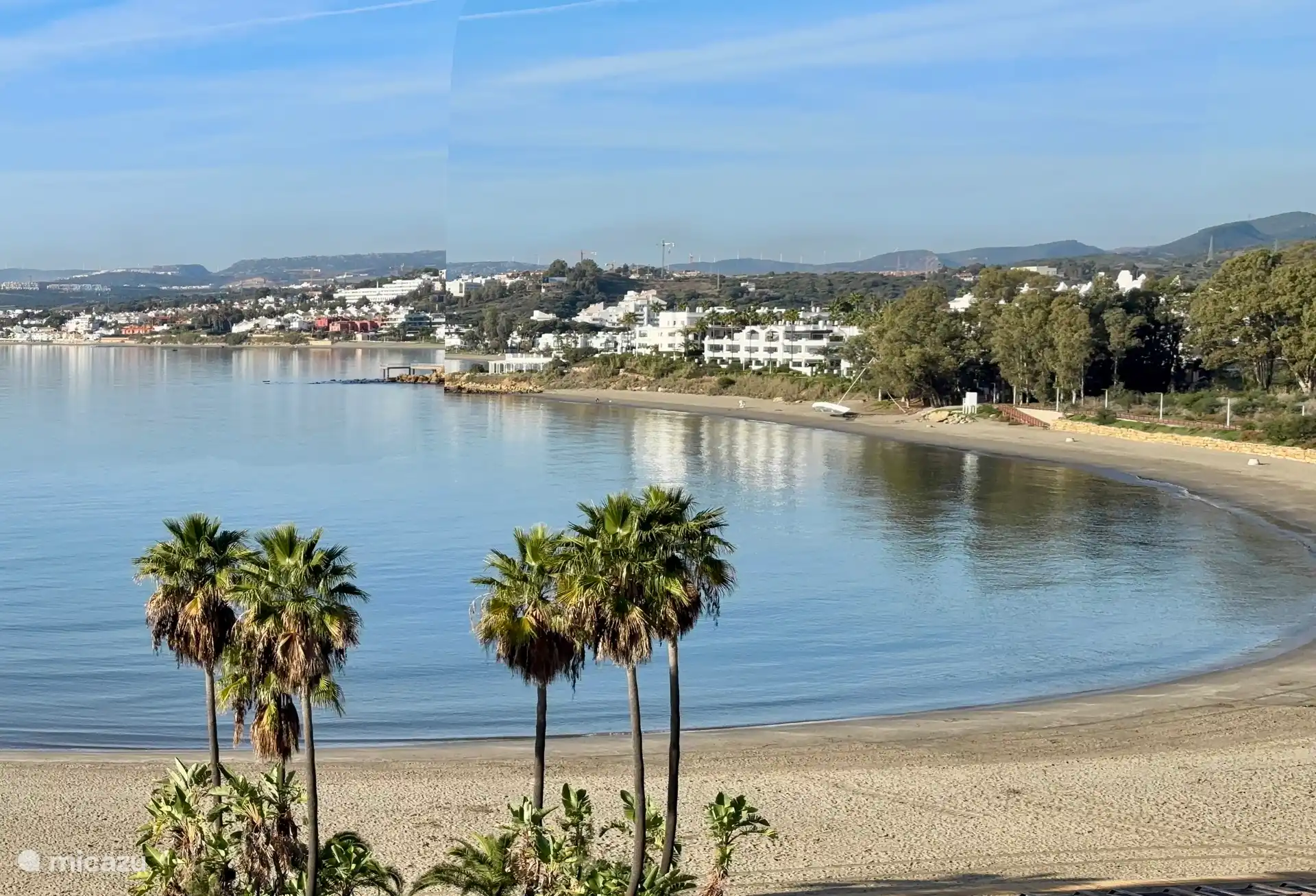 Playa del Cristo op kleine 5 minuten lopen vanaf het appartement. 