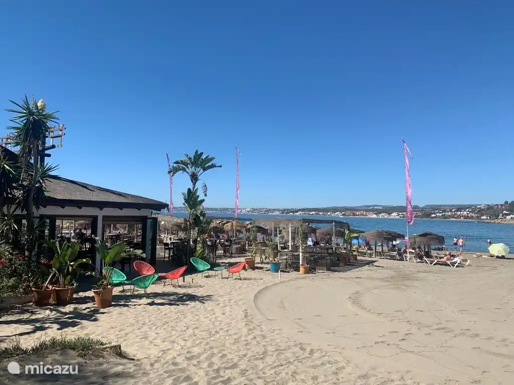 Strandtent Havana op Playa del Cristo, 5 minuten lopen vanaf het appartement