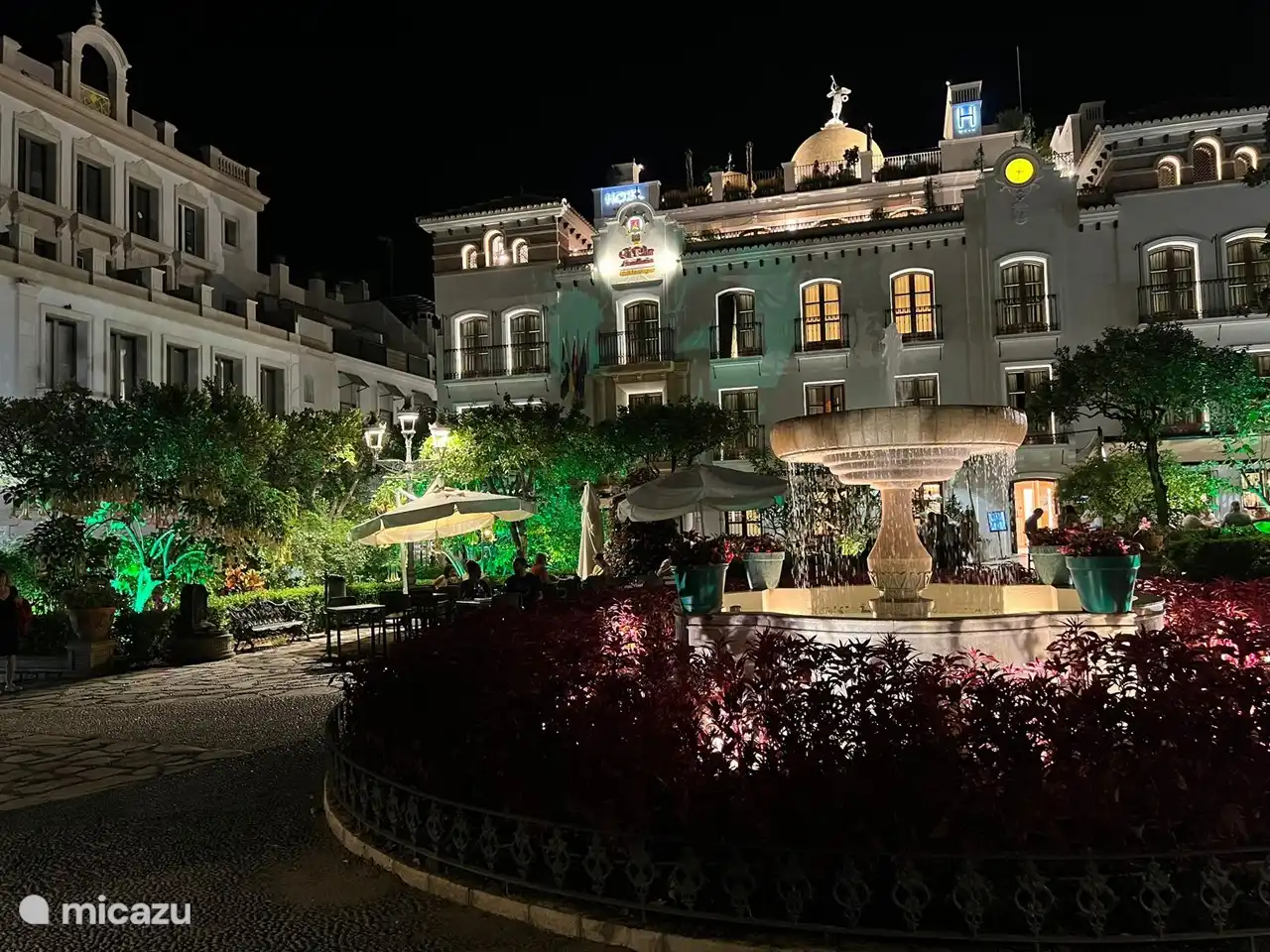 Plaza de Las Flores, het mooiste plein, in het oude centrum van Estepona.