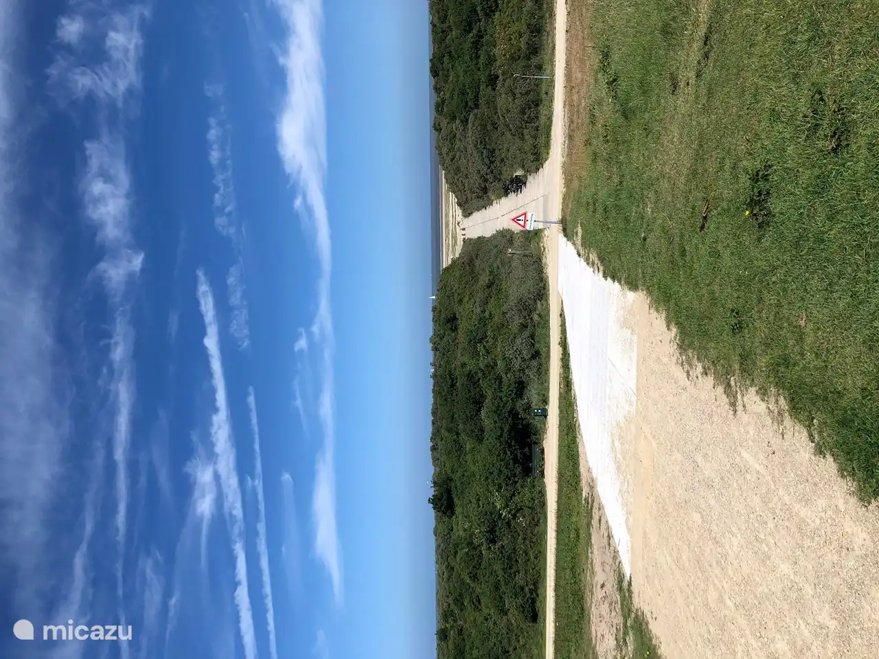 Área natural protegida, entrada a 15 minutos a pie de nuestra casa. Hermosa zona de senderismo.