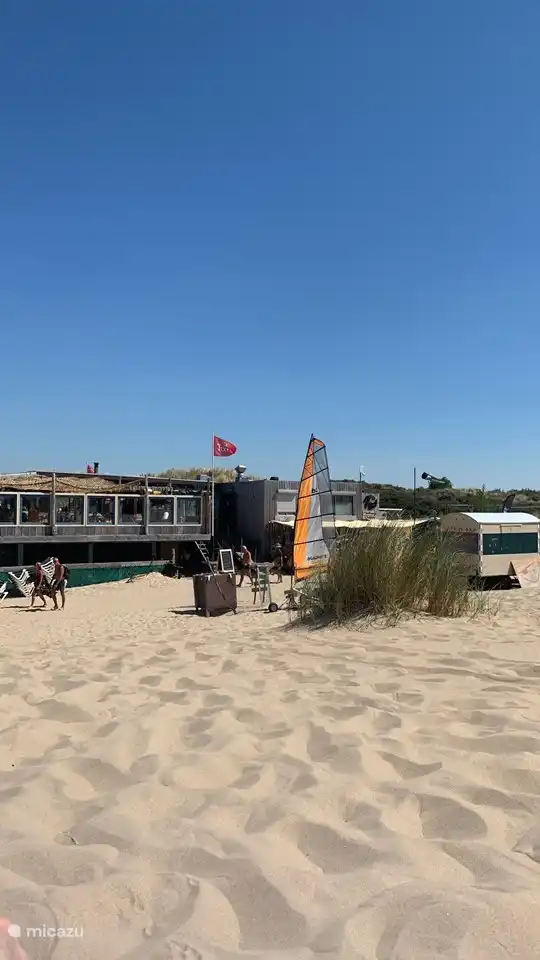 Tienda de playa Bula. Bloqueo permitido.