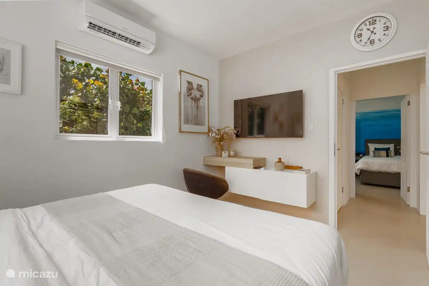 Bureau Sandroom and preview Oceanroom.