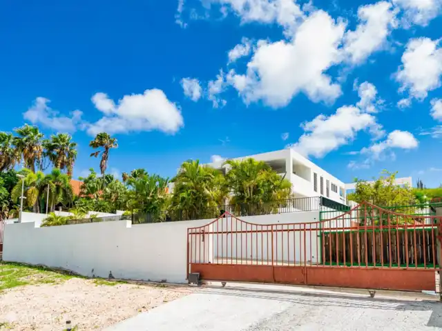 apartamento en Curazao, Banda Arriba (este), Cas Grandi – Apartamento de vacaciones Coral Cactus Puerta de entrada automática.