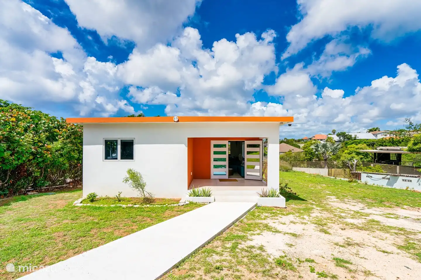 Front view Apartment.