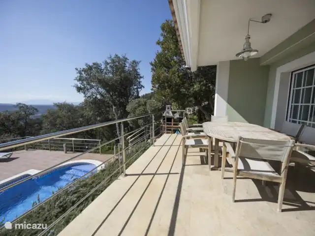 Esta Rana huren in Spanje, Costa Brava, Santa Cristina d'Aro - villa terras met trap naar het zwembad