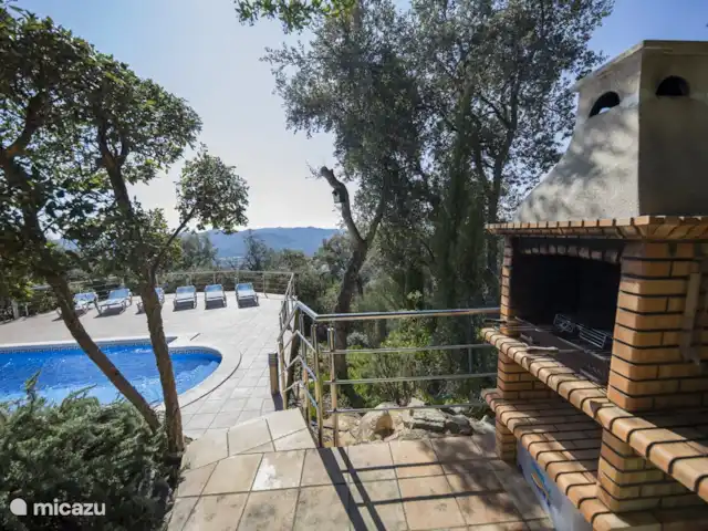 Esta Rana huren in Spanje, Costa Brava, Santa Cristina d'Aro - villa barbeque naast het terras