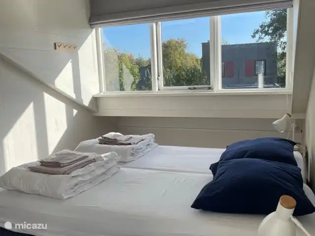 Kaap Zilt Texel | Pays-Bas, Texel, De Cocksdorp - maison de vacances 1er étage : chambre 2p à l'étage sur Est. store enrouleur et duos.