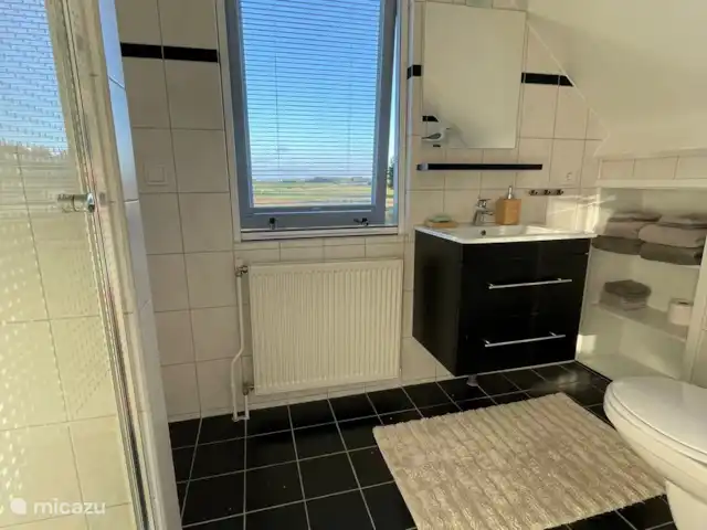 Kaap Zilt Texel | Pays-Bas, Texel, De Cocksdorp - maison de vacances salle de bain avec douche et WC 1er ét.