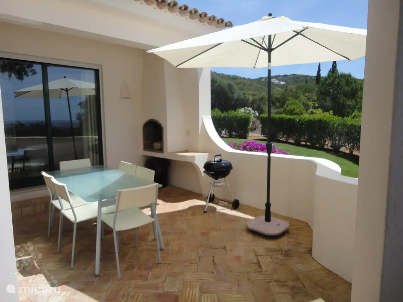 Terraza con barbacoa