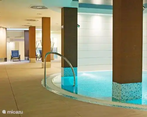 Jacuzzi temporarily closed until the start of a new operator.